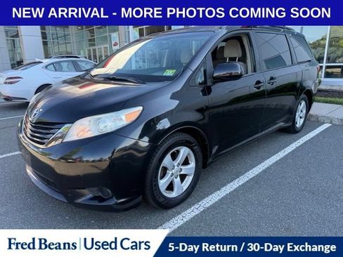 Used 2015 Toyota Sienna LE FWD image 11