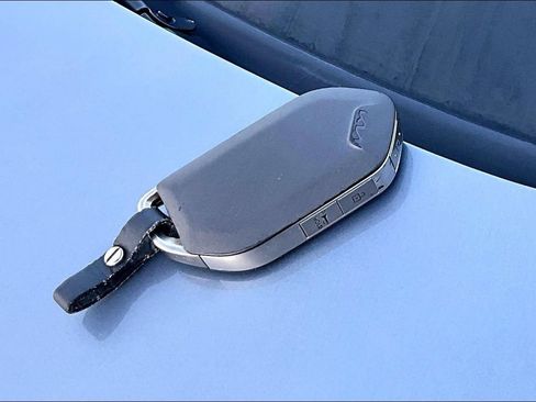 Used 2024 Kia Sorento S AWD/4WD image 11