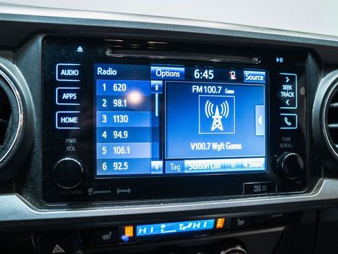 Used 2017 Toyota Tacoma TRD Off-Road image 24