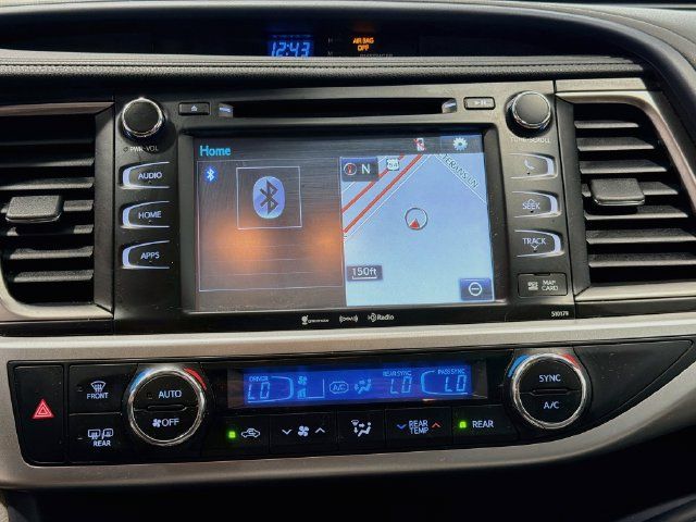 Certified 2017 Toyota Highlander XLE w/ Carpet Mat Package AWD/4WD image 15