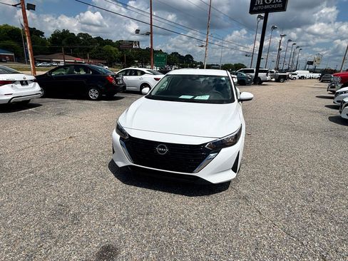 Used 2024 Nissan Sentra S FWD image 8