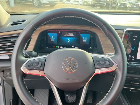 Used 2025 Volkswagen Atlas SE AWD/4WD image 22