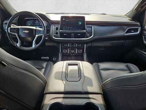 Used 2022 Chevrolet Suburban LT w/ Luxury Package image 16