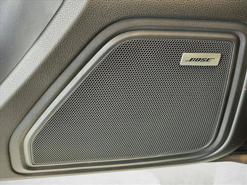 Used 2026 Porsche Macan AWD/4WD image 12