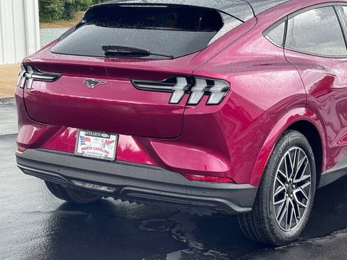 Used 2025 Ford Mustang Mach-E Premium AWD/4WD image 43