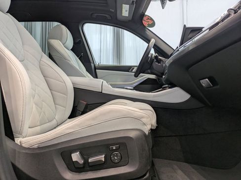 Used 2025 BMW X5 xDrive50e w/ M Sport Package image 27
