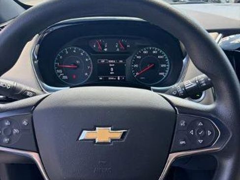 Used 2023 Chevrolet Traverse LS FWD image 9