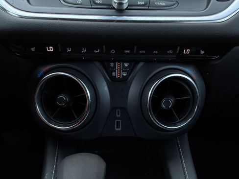 Used 2025 Chevrolet Blazer LT FWD image 28