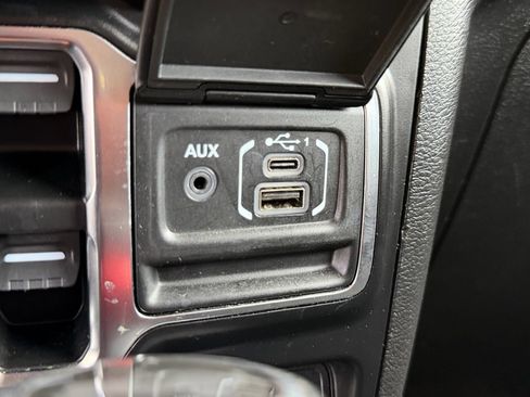 Used 2020 Jeep Wrangler Unlimited Sahara AWD/4WD image 26