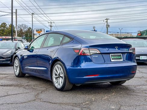 Used 2021 Tesla Model 3 Standard Range Plus image 2