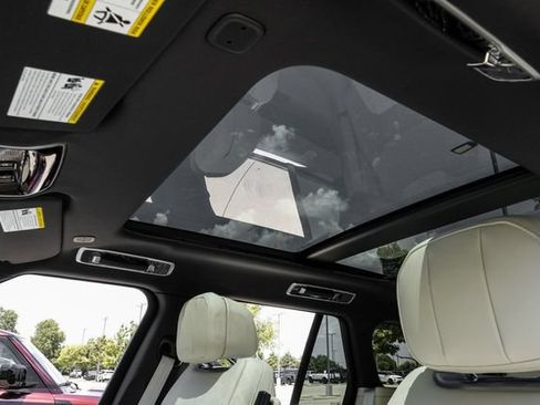 New 2026 Land Rover Range Rover SE AWD/4WD image 5