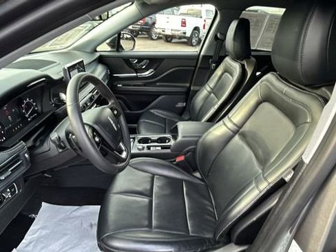 Used 2022 Lincoln Corsair Standard w/ Equipment Group 101A image 17