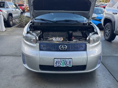 Used 2010 Scion xB image 2