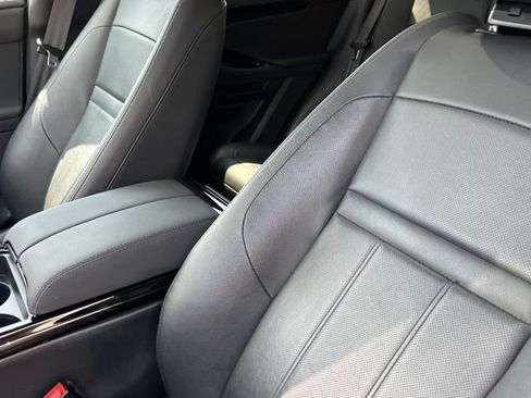 Used 2024 Land Rover Range Rover Evoque S AWD/4WD image 35