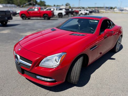 Used 2015 Mercedes-Benz SLK 250 image 15