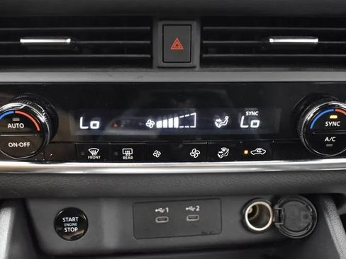 Used 2024 Nissan Rogue SV AWD/4WD image 33