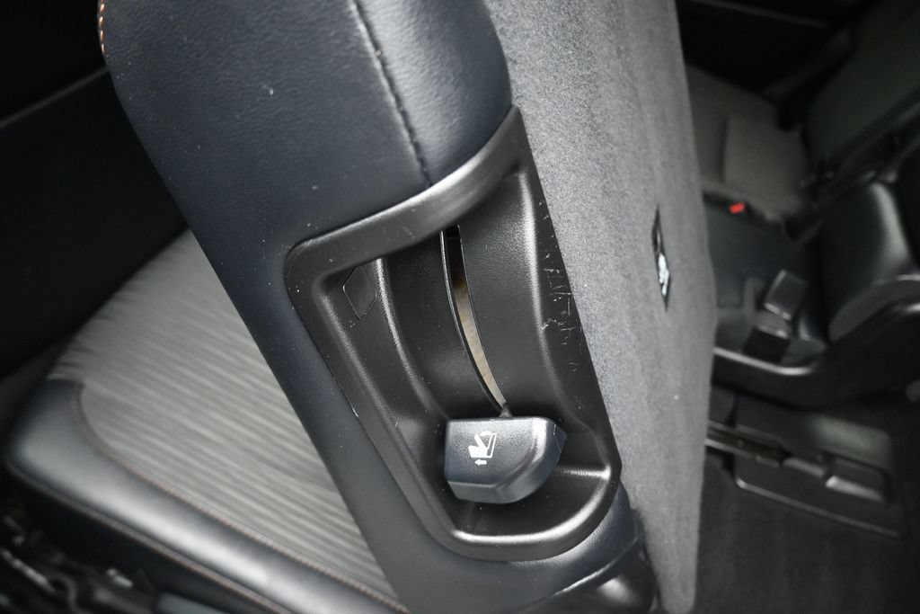 Used 2019 Toyota Highlander Plus AWD/4WD image 35
