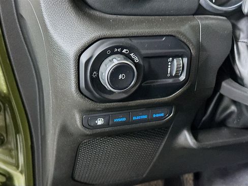Used 2023 Jeep Wrangler Unlimited Rubicon 4xe AWD/4WD image 17