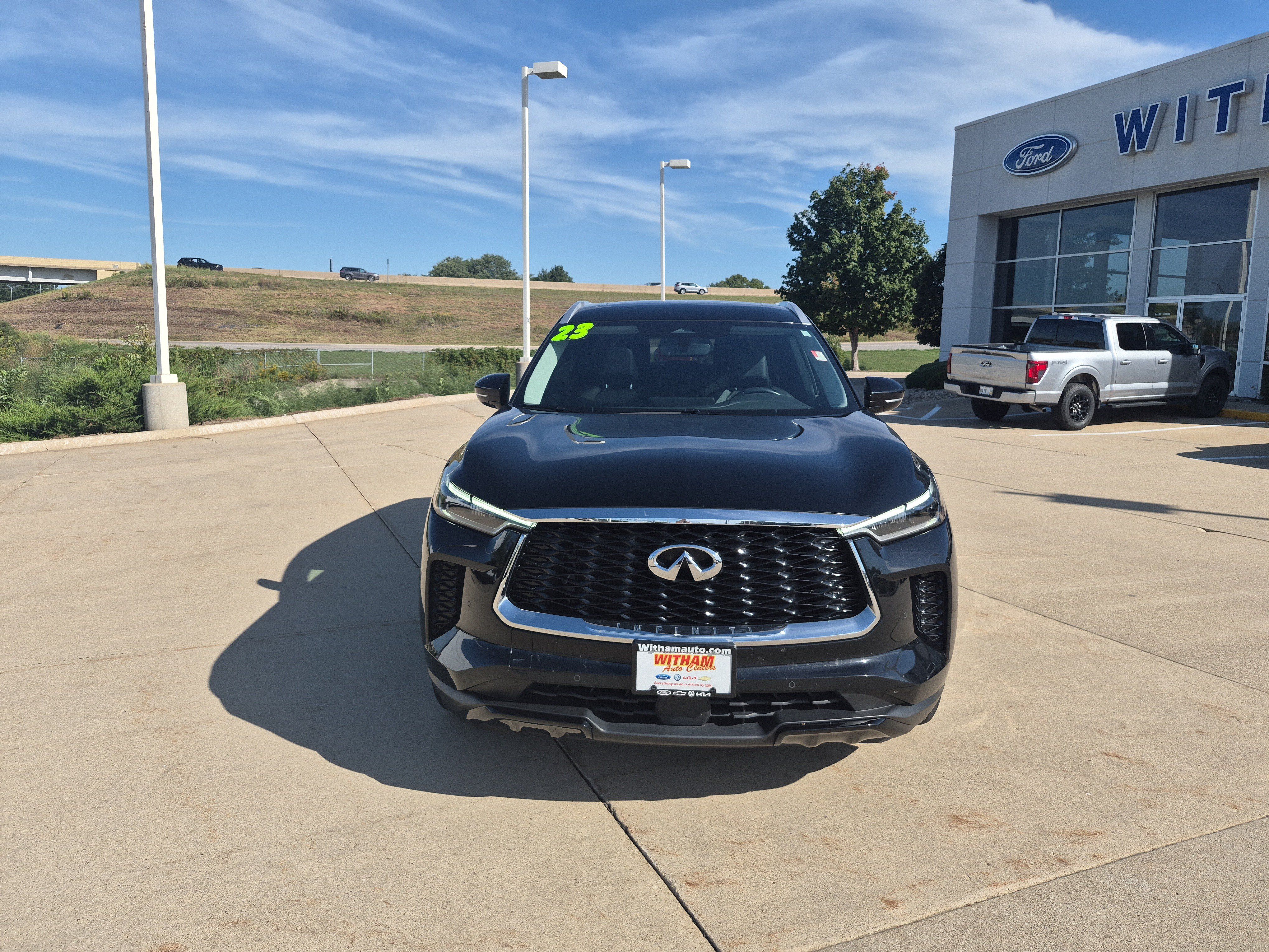 Used 2023 INFINITI QX60 Luxe AWD/4WD image 10