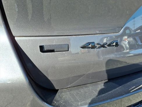 Used 2022 Jeep Grand Cherokee L Laredo image 14