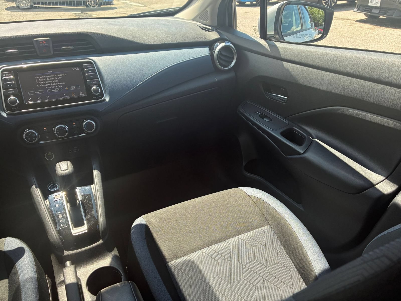 Used 2025 Nissan Versa SV FWD image 29