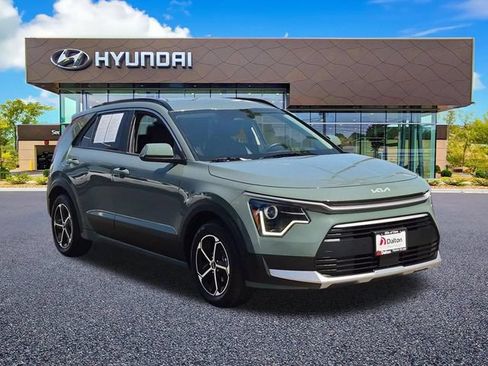 Used 2024 Kia Niro EX FWD image 2