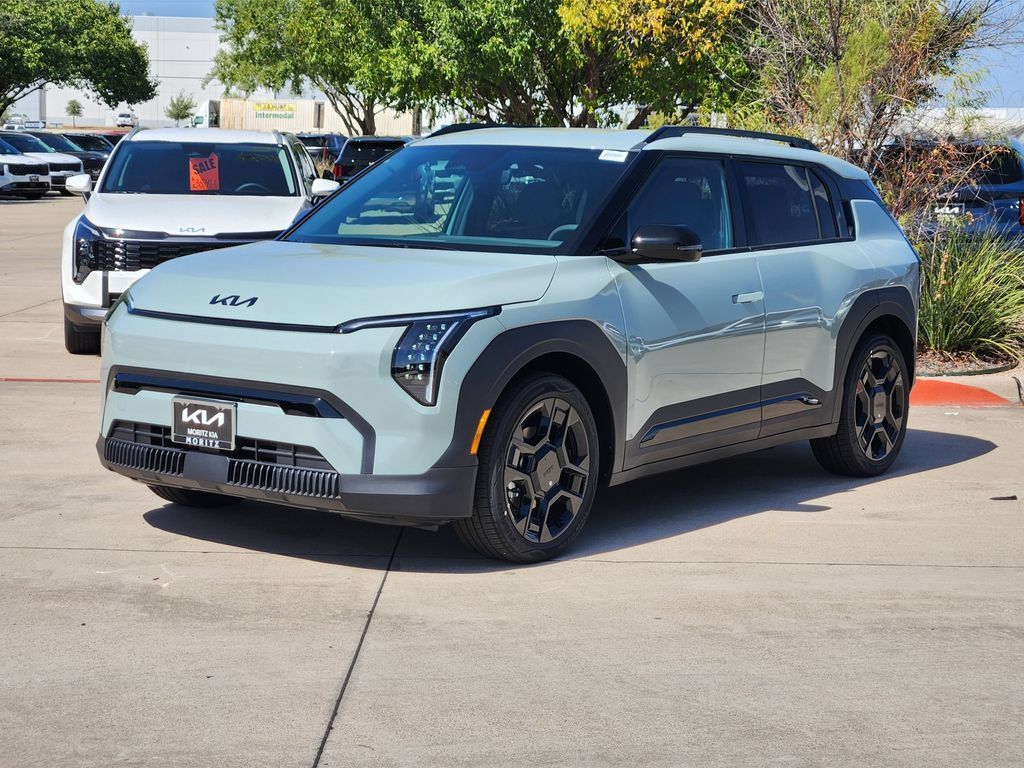 New 2027 Kia EV3 Wind FWD image 2