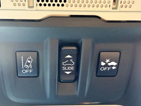 Used 2021 Subaru Forester Limited image 28