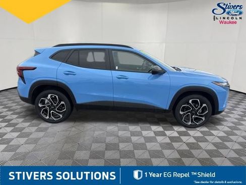 Used 2024 Chevrolet Trax RS w/ Sunroof Package image 4