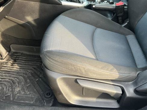 Used 2019 Toyota Yaris LE FWD image 18