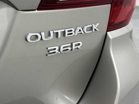 Used 2019 Subaru Outback 3.6R Limited image 29