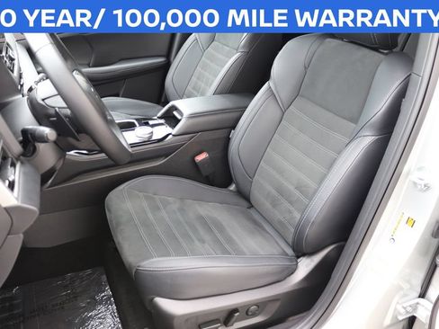 Used 2025 Mitsubishi Outlander SE AWD/4WD image 7
