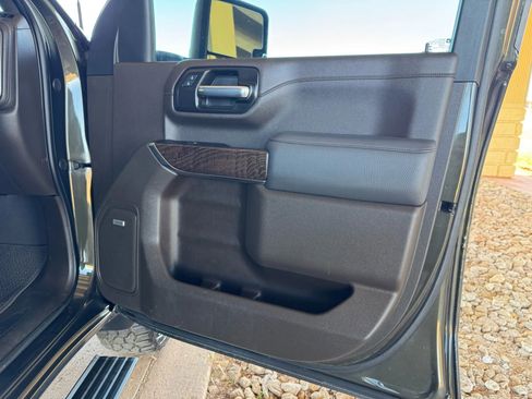 Used 2022 GMC Sierra 2500 Denali image 26