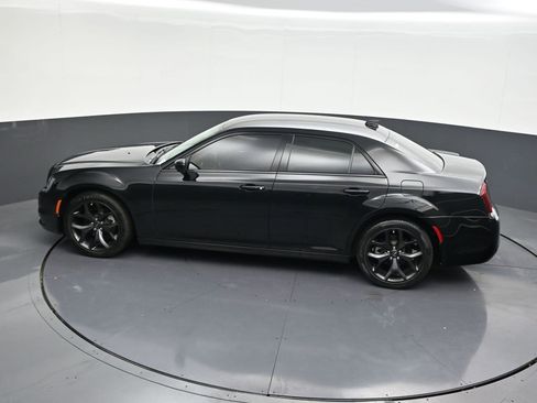 Used 2023 Chrysler 300 Touring w/ Sport Appearance Package image 18