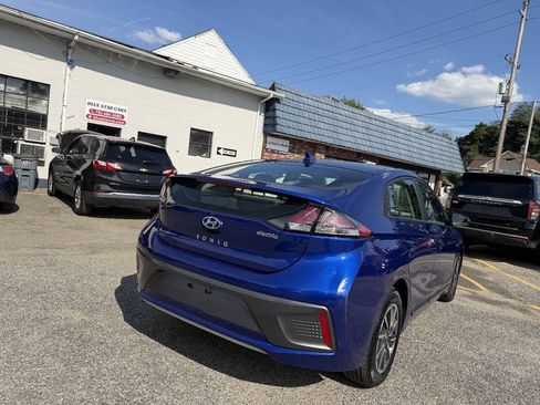 Used 2020 Hyundai Ioniq SE FWD image 14