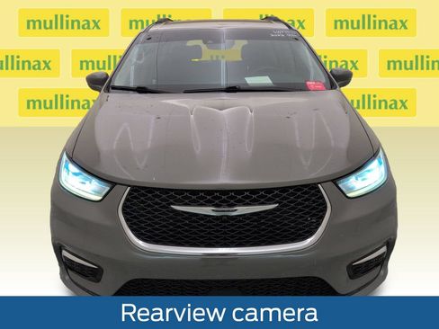 Used 2022 Chrysler Pacifica Touring-L FWD image 14