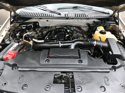 Used 2017 Ford Expedition EL XLT w/ Equipment Group 202A image 7