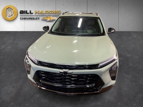 Used 2024 Chevrolet Trax ACTIV w/ Sunroof Package image 8