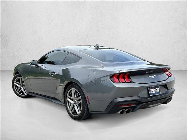 Used 2025 Ford Mustang Coupe RWD image 12