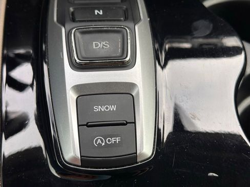 Used 2016 Honda Pilot Touring image 41