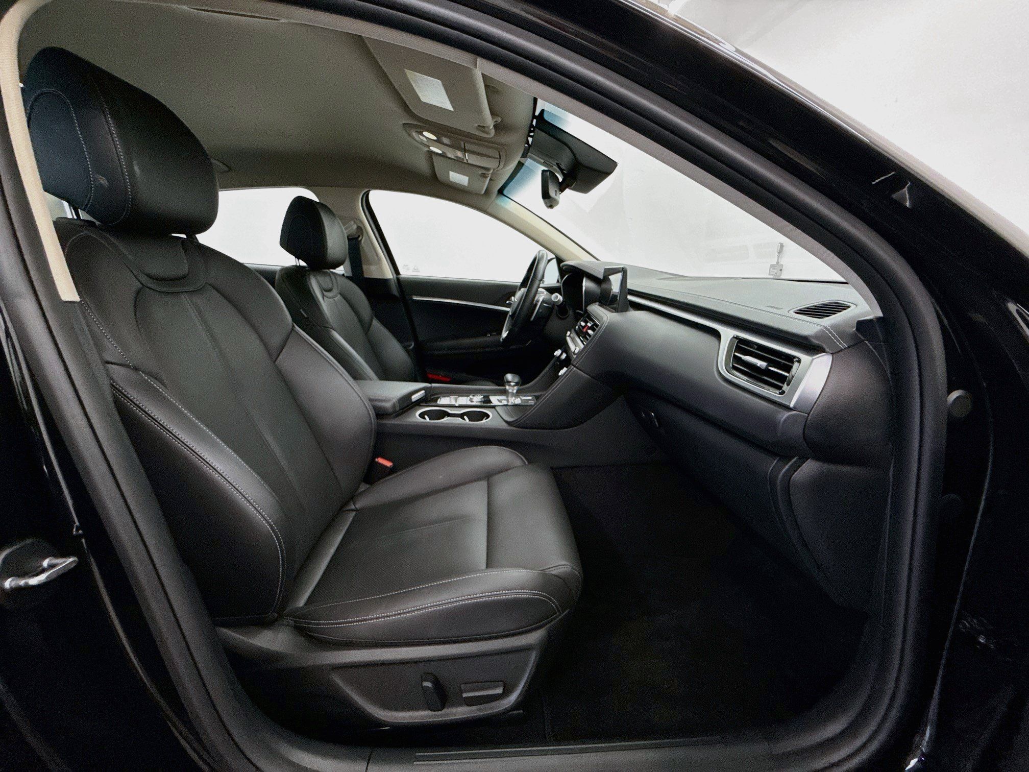 Used 2026 Genesis G70 2.5T RWD image 32