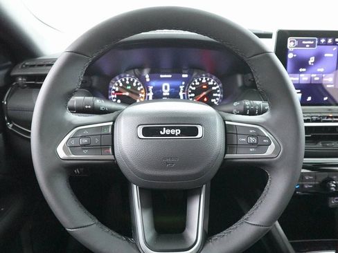 New 2026 Jeep Compass Latitude image 15