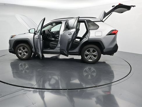 Used 2024 Toyota RAV4 XLE AWD/4WD image 28