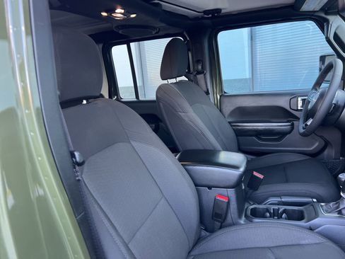 Used 2023 Jeep Gladiator Willys image 23