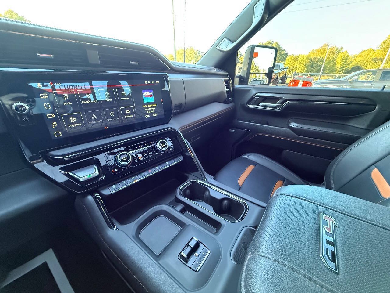 Used 2024 GMC Sierra 2500 AT4 w/ Technology Package AWD/4WD image 33