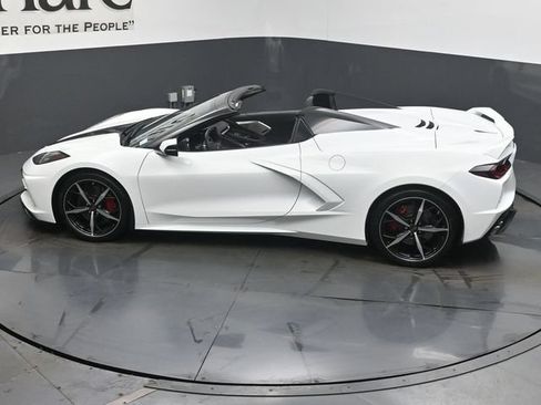 Used 2021 Chevrolet Corvette Stingray Premium Conv w/ Z51 Performance Package RWD image 42