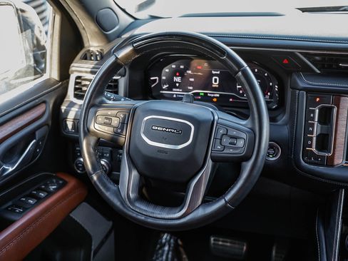 Used 2024 GMC Yukon XL Denali Ultimate image 13