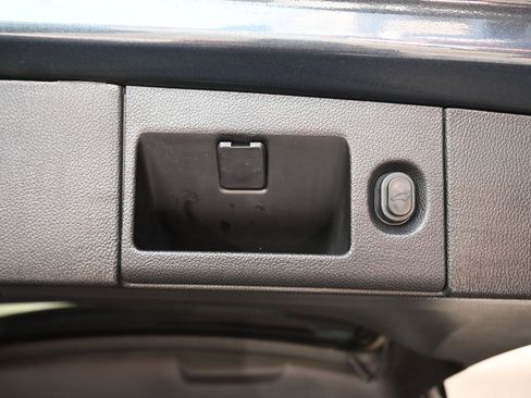 Used 2019 Cadillac Escalade Luxury image 59