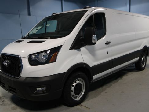 New 2026 Ford Transit 250 Low Roof RWD image 19