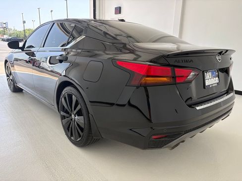 Used 2022 Nissan Altima 2.5 SR w/ Midnight Edition Package FWD image 19